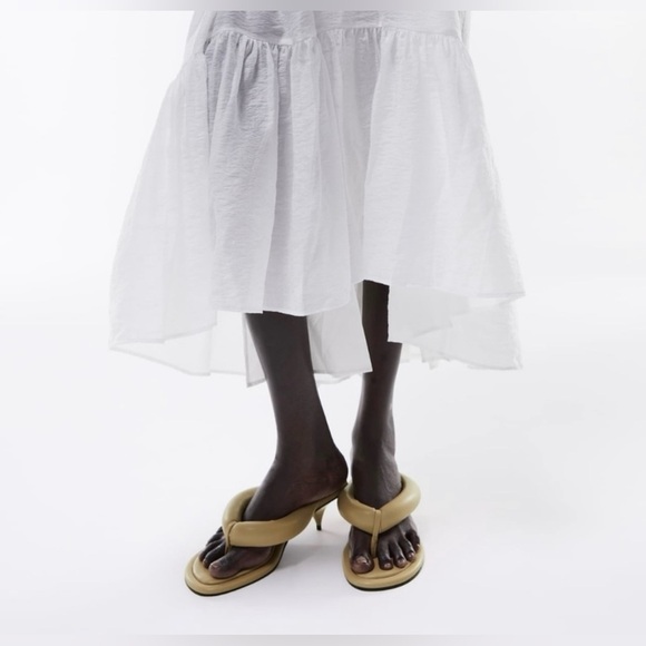 Zara Beige Puffy Kitten Heels Open Toe Thong Sandals - Picture 2 of 7